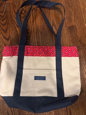 Vineyard Vines Custom Collection Zippered Tote in Red, Cream and Blue NWOT